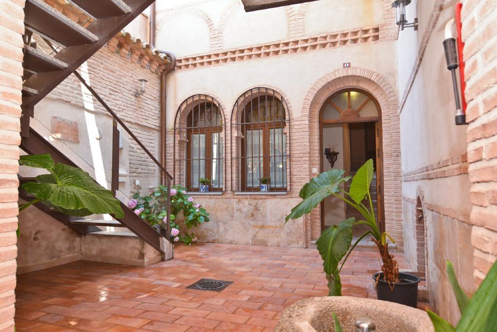 Apartamentos La Casa Del Grial Toledo Eksteriør bilde