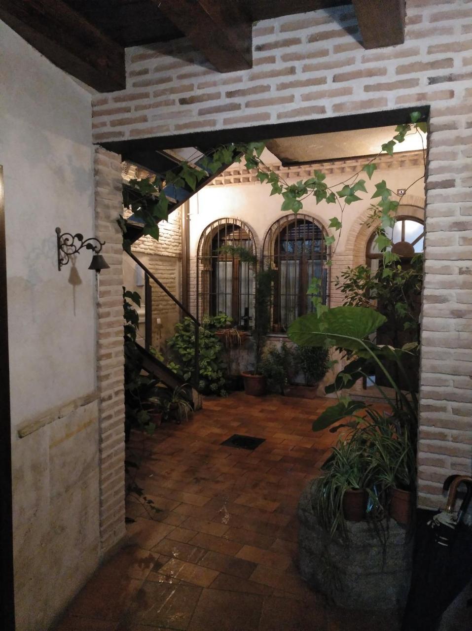 Apartamentos La Casa Del Grial Toledo Eksteriør bilde