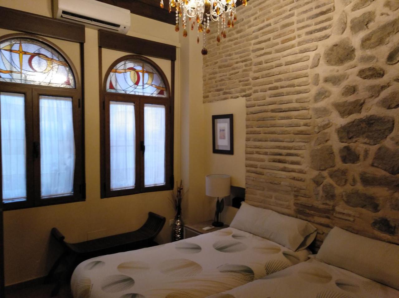 Apartamentos La Casa Del Grial Toledo Eksteriør bilde